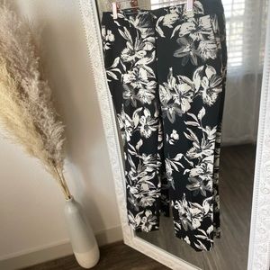 Cynthia Rowley Floral Cropped Pants Size 6